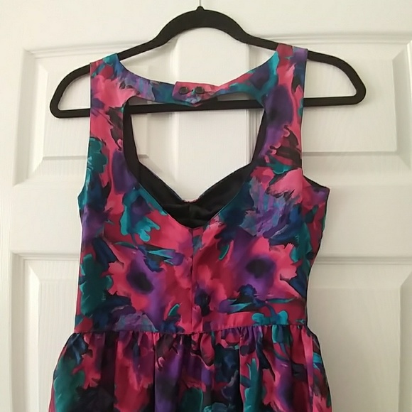 Fit and flare party dress - Picture 3 of 7